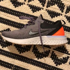Nike Odyssey React Sneakers Size 7 Women’s